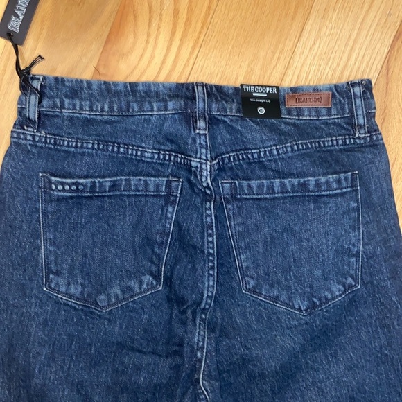 NWT BLANKNYC The Cooper Long Slim Straight Jean in size 30 - Picture 9 of 14